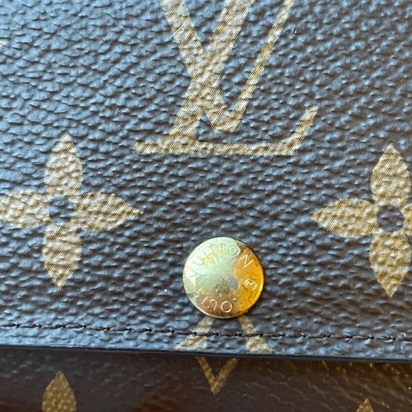 Louis Vuitton 6 key holder - Picture 12 of 14